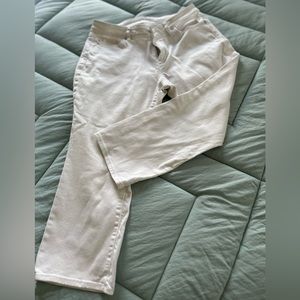 Cute Loft white denim curvy kick crop pants